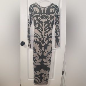 Bella Barnett Malia Open back Printed Maxi dress